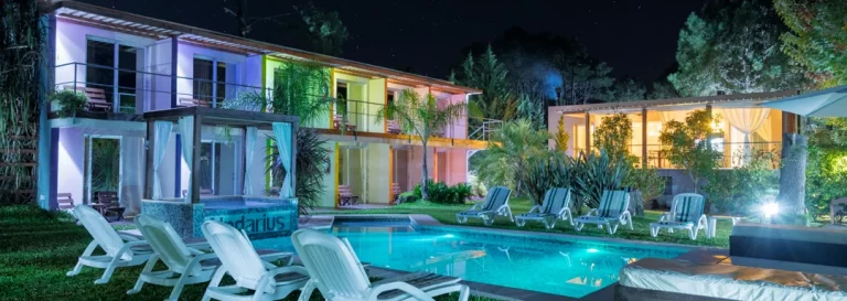 Jardín · Piscina · Jacuzzi (3)